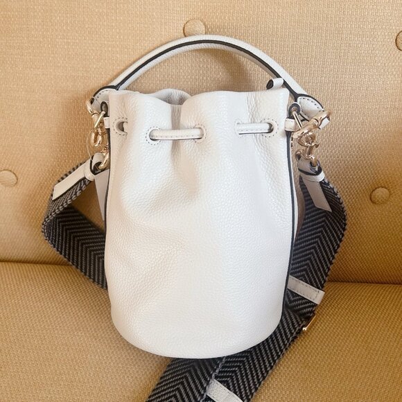 Marc Jacobs Pebble Leather Bucket Bag Crossbody Handbag Marshmallow - NEW - Picture 5 of 8
